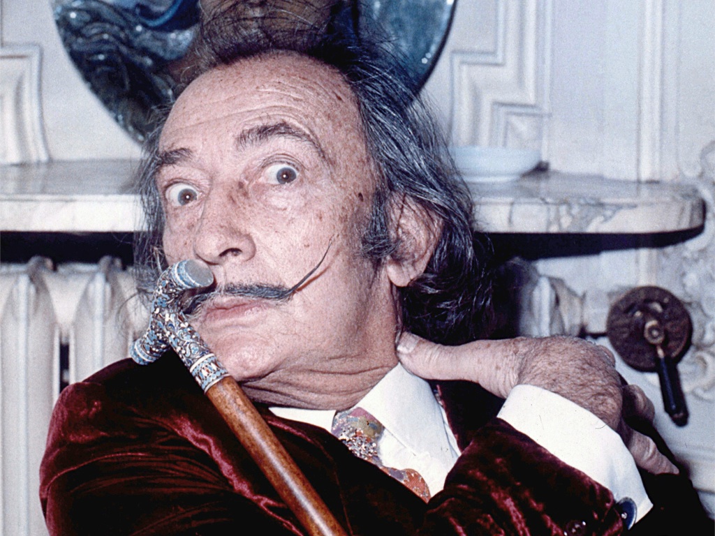 . Salvador Dalí .