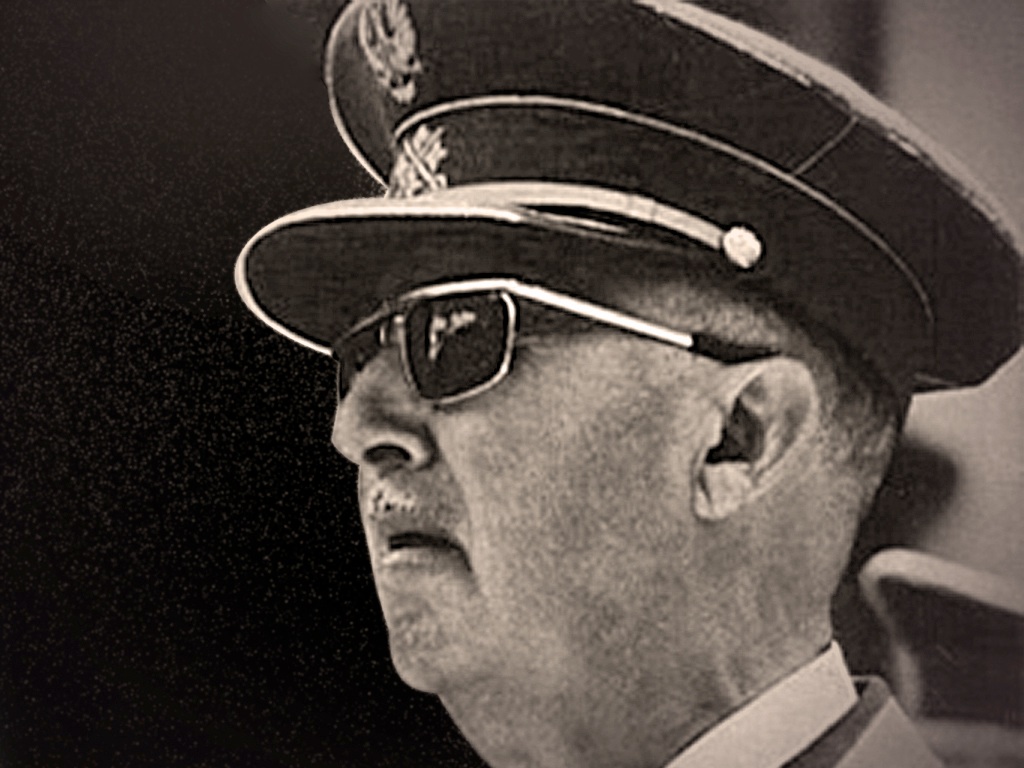 . General Francisco Franco .