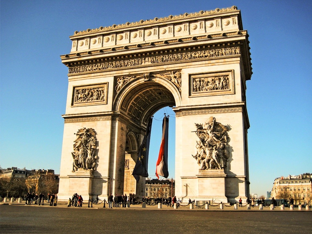 . L’Arc de Triomphe .