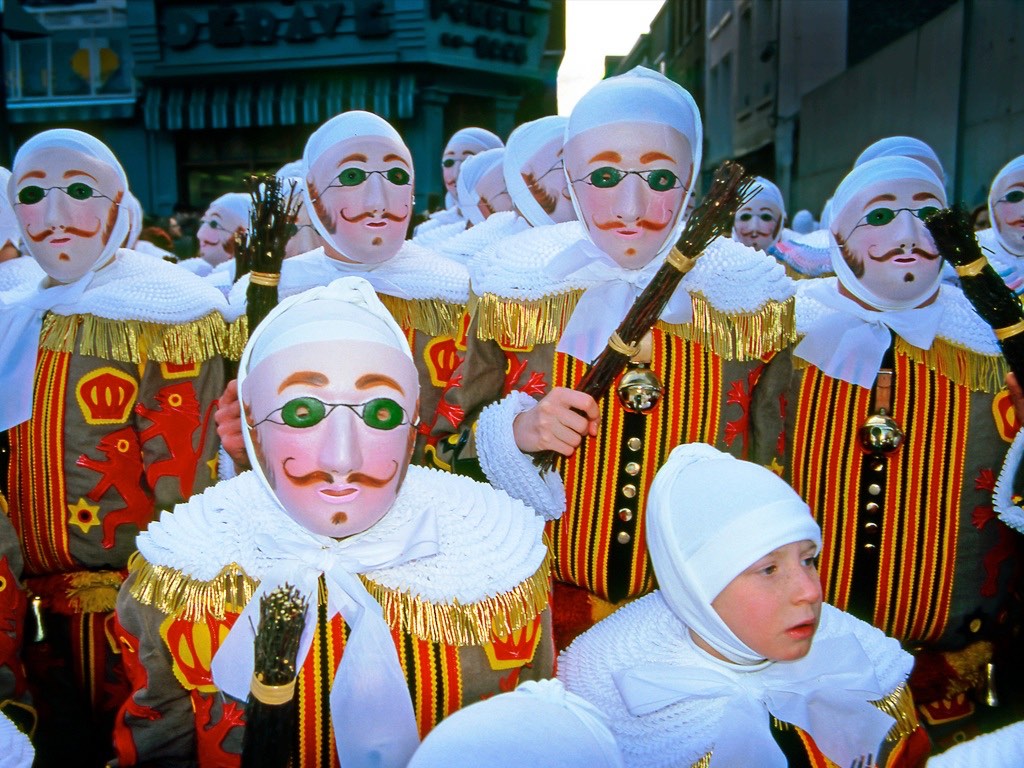 . Carnaval de Binche .