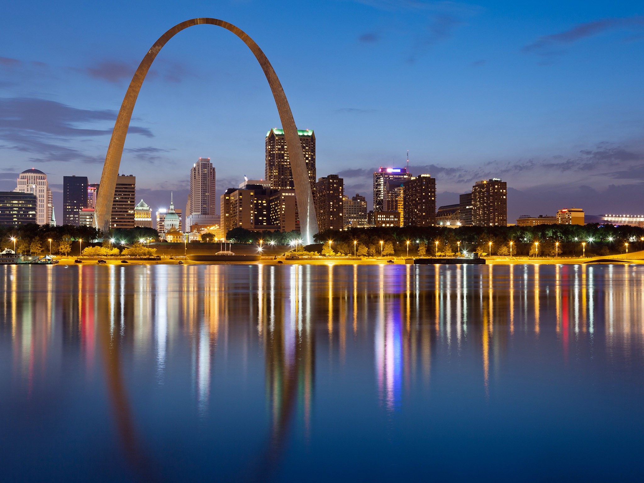 . St. Louis Arch .